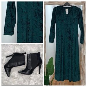 Vintage emerald green crushed velvet long sleeve dress 😩🥰🤌🏻